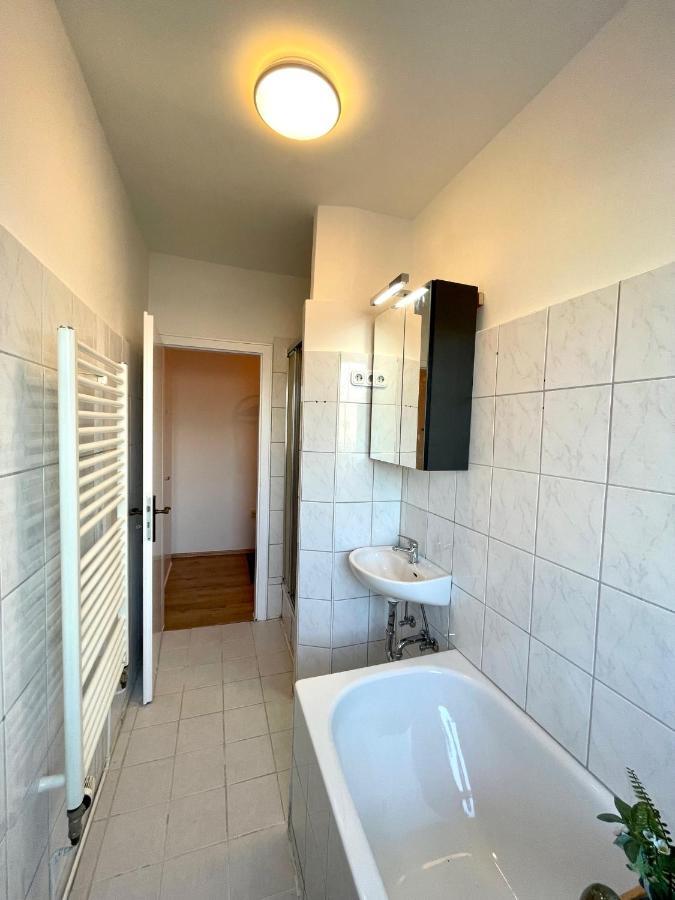 Downtown Apartment By Ninja Spaces - Kingsize-Bett, Kueche, Netflix, Terrasse Wuppertal Zewnętrze zdjęcie